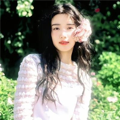 色肉毒蝎女