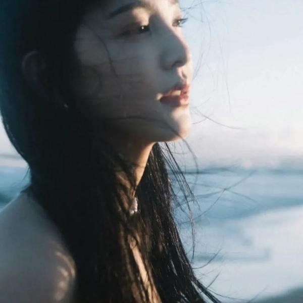 女交通员